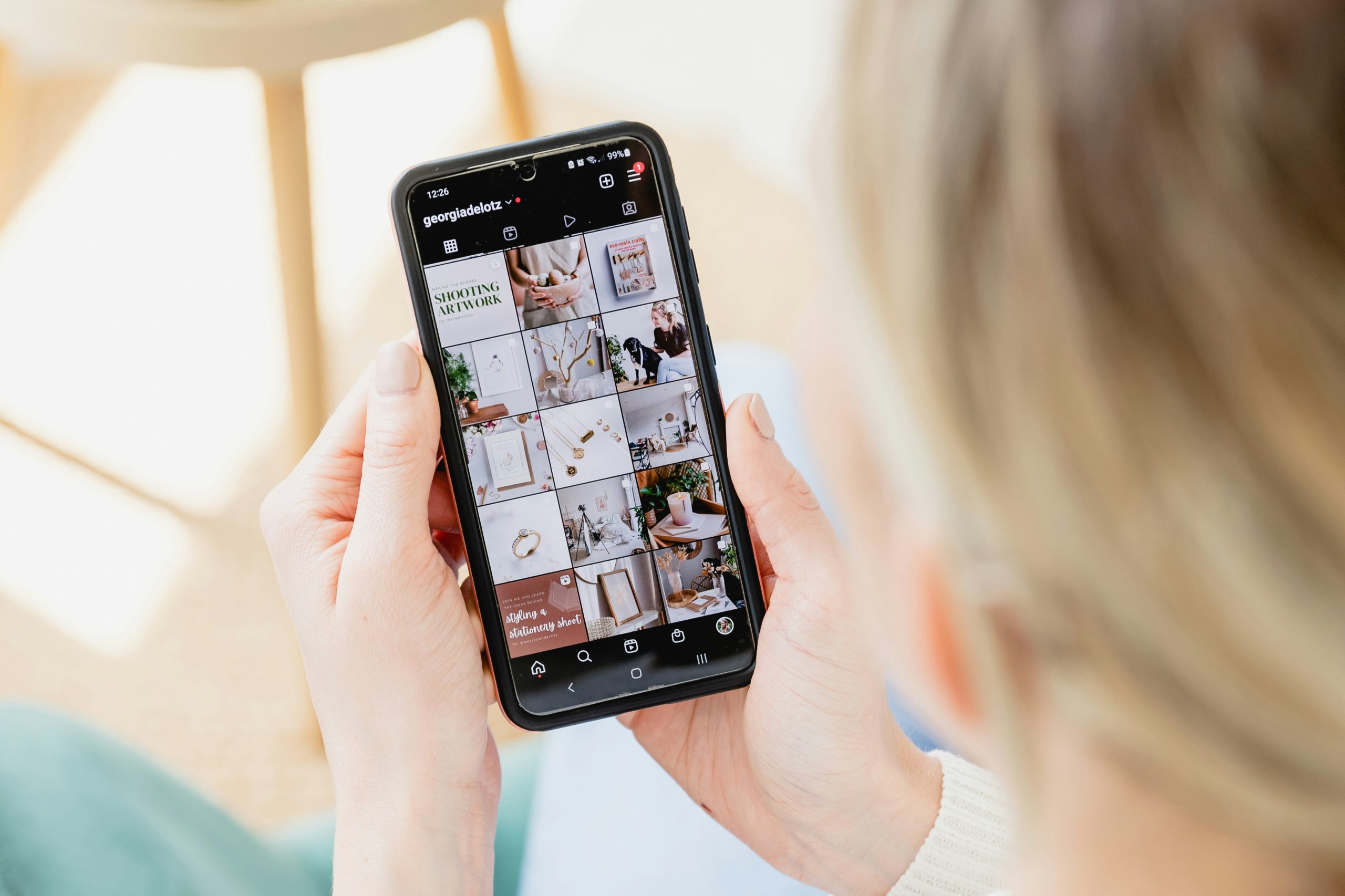 thérapeute coach réseaux sociaux illusion